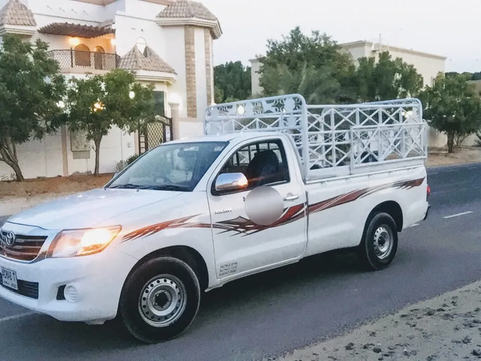 1 Ton pickup truck rental services in Dubai